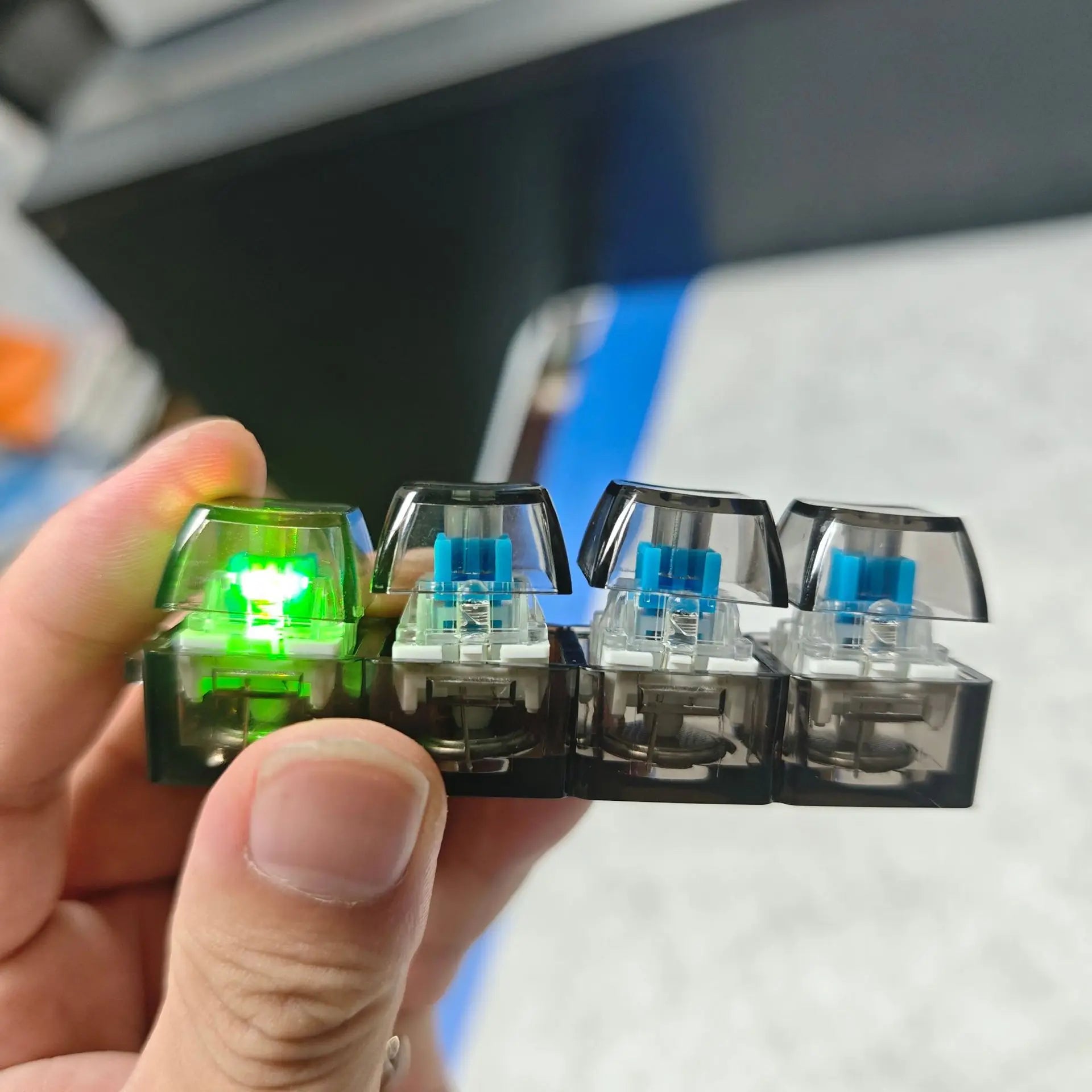 💥Mini Tastiera Meccanica 4 Tasti – Gadget Antistress